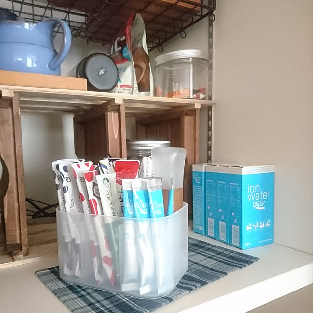 My Shelf,収納,水分補給,イオンウォーター,ポカリのまなきゃ,ポカリフォト,ダイソー,積み重ねボックス,100均,100均アイテム yukoの部屋