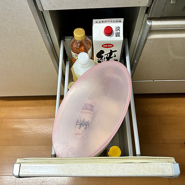 Kitchen,背の高いモノ入れてます,動線が楽,楽家事,ライスストッカー5kg,お米ストッカー,お米のストック場所,引き出し収納,お米袋そのまま保存ケース mizucchiの部屋