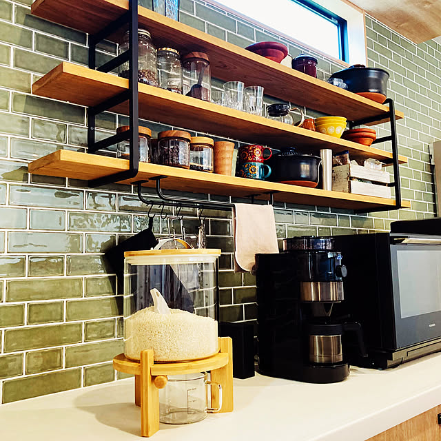 Kitchen,土鍋のある暮らし,土鍋ごはん,土鍋,ブラックキッチン家電,アイアンバー,タイル,グリーンタイル,グリーン,アイアンシェルフ,キッチンカウンター,新米,珪藻土,お米の守り神,お米の収納,お米の保存,ライスストッカー,米びつ,ラクシーナ,ラクシーナカップボード,密閉容器 amyの部屋