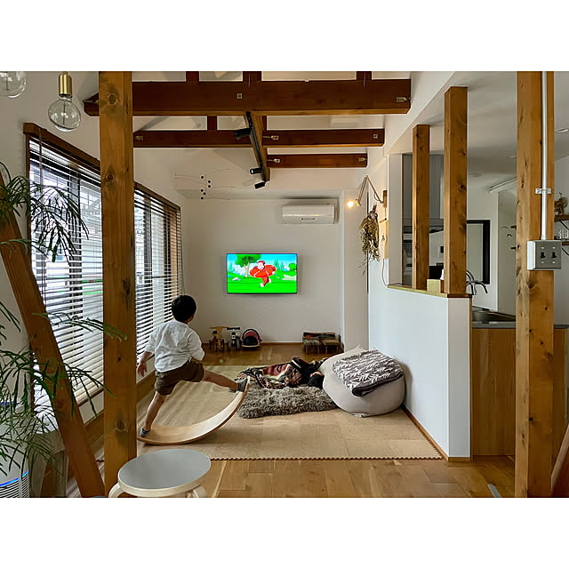 クリッパン,chikuni,wobbel,ウォーベル,ウッドブラインド,壁掛けテレビ,縦長のお部屋レイアウト,子どもと暮らす,2階リビング,インスタやってます！,観葉植物のある暮らし,暮らし,リノベーション住宅,戸建リノベーション,リノベーション,Lounge shirokumaの部屋
