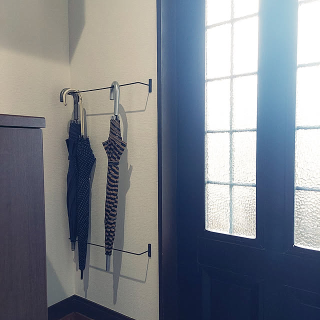 Entrance,傘立て,古いお家,お金をかけずにDIY,お金をかけずに頑張る♡,中古住宅でも諦めない,中古住宅を楽しもう,いいね！ありがとうございます♪,中古住宅セルフリフォーム,こどものいる暮らし,seria ♡,不器用 DIY,不器用なくせにとりあえずやりたい人。,古い家でもあきらめない,築30年以上,DIYだいすき♡,古い家だから自由に出来る♡,アイアンバーつけました,アイアンバー活用術 Kikkimanの部屋