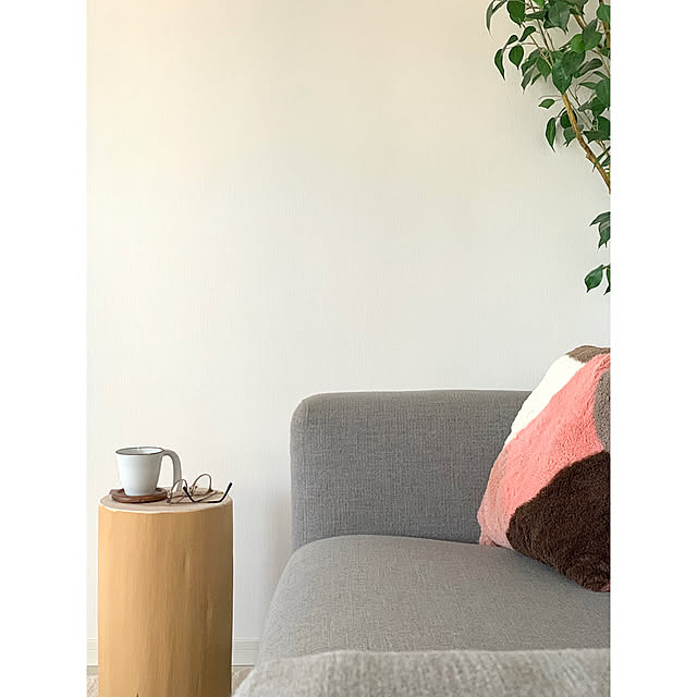 サイドテーブル,ウェルカムクーポン,RoomClipショッピング,心地よい暮らし,すっきり暮らしたい,ナチュラルインテリア,木のある暮らし,丸太スツール mayuringoの部屋