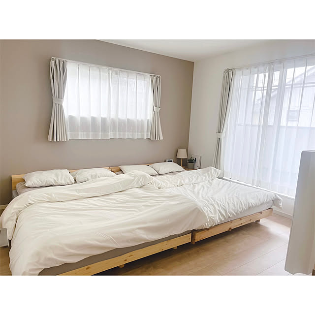 Bedroom,リネンカーテン,寝室インテリア,寝室,ベッドテーブル,テーブルライト,すっきり暮らす,ナチュラル,ニトリ,シンプル,木目調,建売住宅,子どもと暮らす,観葉植物,Panasonic,Panasonicテレビ erikaの部屋