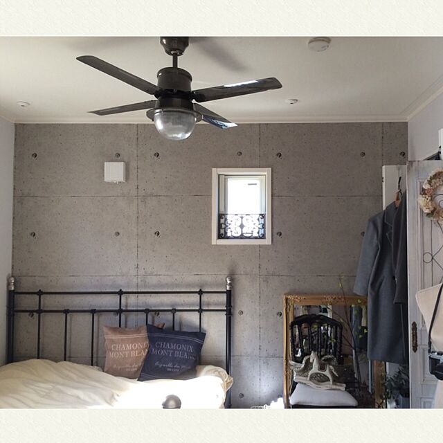 Bedroom,インダストリアルに憧れて,アクセントウォール,コンクリート打ちっぱなし風,シーリングファンライト,ブログUPしました,壁紙屋本舗 Chiakiの部屋
