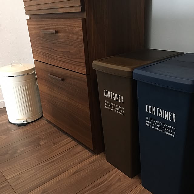 おしゃれなゴミ箱25選 100均やニトリの商品など Roomclip Mag 暮らしとインテリアのwebマガジン