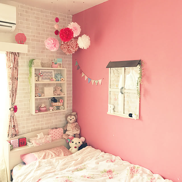 Bedroom,ガーランド♡,カーテンボックスDIY,ペーパーポンポン,棚DIY♡,壁ペイントピンク色♡,窓枠風DIY,娘ッチの部屋♡,イベント用投稿です♬,姫カントリーを目指して♡,ピンクインテリア,いつもいいねやコメントありがとう♡,いいね！100人超え感謝です♡,150いいね！ありがとうございます♡ raggedy-aの部屋