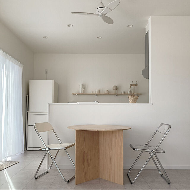 ダイニングテーブルＤＩＹ,ダイニングテーブル,カフェテーブル,無機質な家,ホワイトインテリア,平屋,クリアチェア,Kitchen ___.acoの部屋