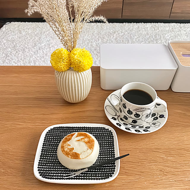 Lounge,marimekko,アラビア パラティッシ,無印良品,いつもありがとうございます♡,なかなか訪問できなくてごめんなさい,Room Clipとの出会いに感謝✳︎,ケーラー ハンマースホイ,フォロワーの皆様に感謝♡,お月見アレンジ,お月見ディスプレイ,飾ったお花の記録,マリメッコ 食器,ブラックパラティッシ,RASYMATTO,RoomClip mag 掲載 mi_h02の部屋
