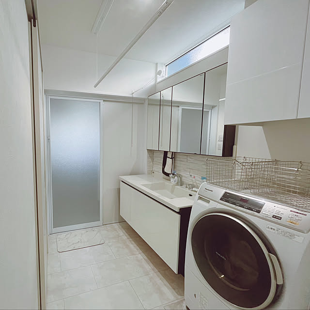 Bathroom,南海プライウッド,ニトリ,モノトーン,ホワイトインテリア,海外インテリア,ホテルライク,ホワイトハウス,子どもと暮らす,シンプルな暮らし,赤ちゃんのいる暮らし,LIXIL chimiの部屋