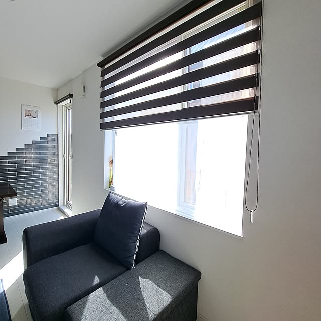 Lounge,一番好きな場所,シンプルモダン,子どもと暮らす,シンプルインテリア,いいね！ありがとうございます♪,イベント参加,こどものいる暮らし,ダークカラー好き,フォローもありがとうございます♪,タイル張り,調光ロールスクリーン,カフェカーテン,レースカーテン,突っ張り棒,ニトリ shimahigeの部屋
