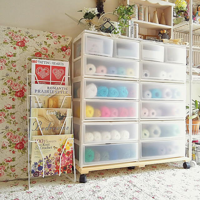 Lounge,人生はアート,美しく収納したい,賃貸アパート,一人暮らし,整理整頓はクリエイティブの基本♡,ブロカント,フレンチカントリー,towerシリーズ,マガジンスタンド,レース糸、刺繍糸、毛糸の収納 faunの部屋