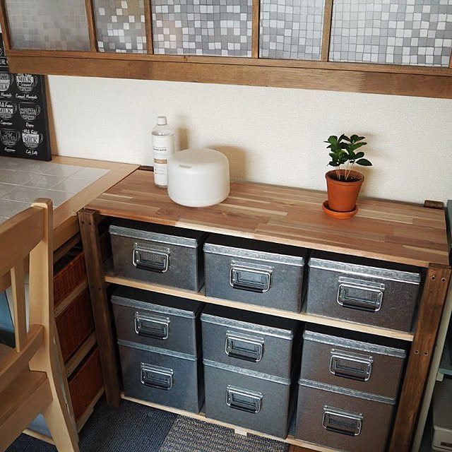賃貸インテリア,DIY,収納棚,無印良品,トタンボックス,加湿器,ダイニングテーブル＆チェア,衝立て,間仕切り,ダイソー,ガラスシート,カラーボックス,再利用,Bathroom toukoの部屋