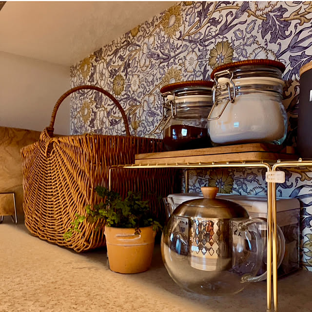 Kitchen,ウイリアムモリス柄,DAISOリメイクシート,リメイク,2階キッチン,Arte Legno カッティングボード,デコホーム roenの部屋