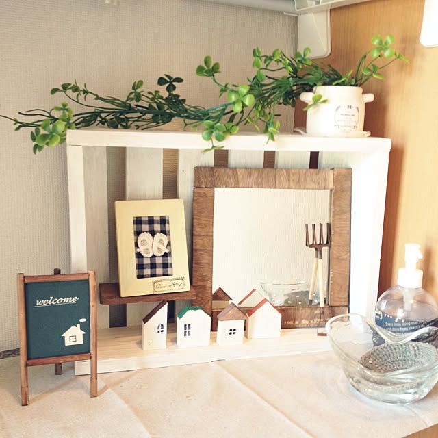 お家の中で楽しむ♪セリアのフェイクグリーンの飾り方 | RoomClip mag  