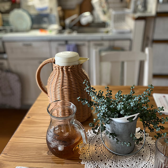 My Desk,スリーコインズ,ピッチャー,ダイソー,100均,DIY,セリア,salut!,ホワイトインテリア,おうちカフェ,フレンチカントリー,シャビーシック,ナチュラルキッチン,アンティーク風,カフェ風インテリア,100均DIY,賃貸でも諦めない！,ホワイトシャビー,いつもいいねやコメありがとうございます♡,いいね&フォローありがとうございます☆,Room Clipとの出会いに感謝✳︎ Atsukoの部屋