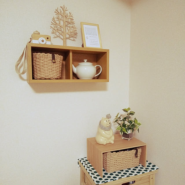 My Shelf,新商品買ったよ！,赤ちゃんと暮らす,賃貸インテリア,IKEA,こどもと暮らす,こどものいる暮らし,d-room,フェイクグリーン,しろくま貯金箱,ウッドツリー,ダイソー,小物入れ,木のカメラ,ル・クルーゼ,この字ラック,コの字ラック,無印良品,壁に付けられる家具 Sakuraの部屋