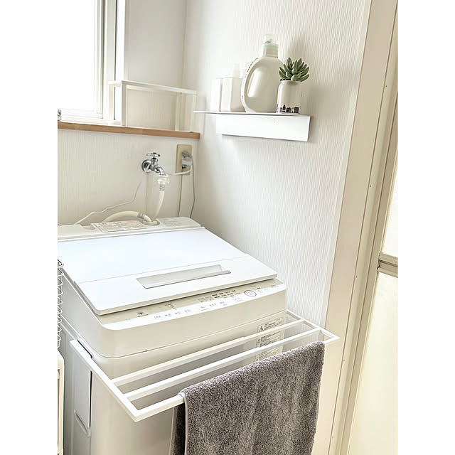 Bathroom,山崎実業,洗面所,タオル掛け,洗濯機周り,山崎実業 tower,tower(タワー),towerシリーズ,バスマットハンガー,ニトリのバスマット,無印良品 壁に付けられる家具,フェイク多肉 SAYOの部屋