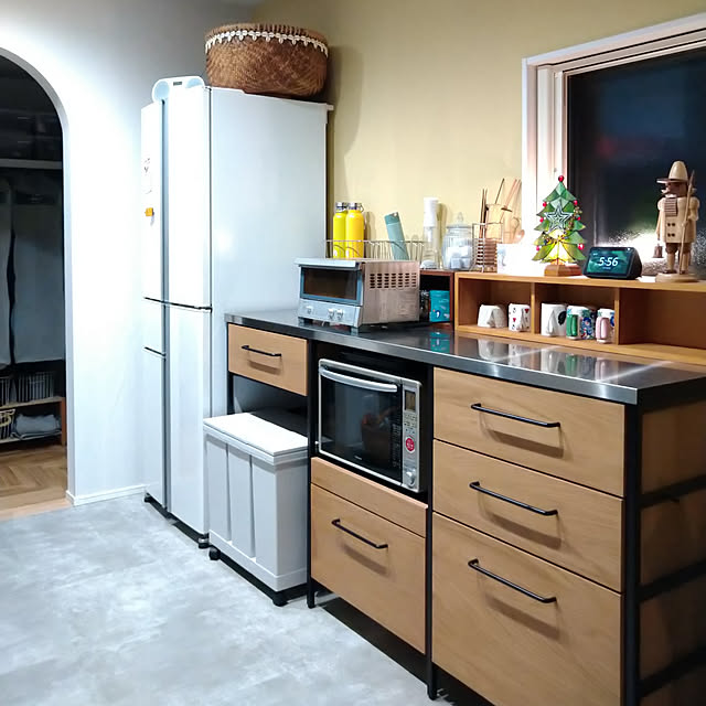 Kitchen,こどものいる暮らし,フォロワーさんに感謝♥,戸建てリノベーション,リフォーム,いつもいいねやコメありがとうございます♡,ステンドグラス,ティファニーのステンドグラス,キッチン収納,キッチン背面,キッチン背面収納 sawa.co.の部屋