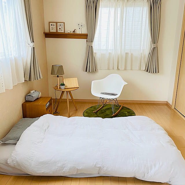 グレー×木目,ベッドカバー,グレーインテリア,ナチュラルモダン,Bedroom akmama_khの部屋