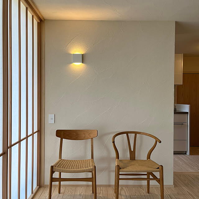 On Walls,北欧,デンマーク家具,ハンス J ウェグナー,CH24,CH23,湯布珪藻土,障子のある家,無垢床杉,ジャパンディインテリア,フローリング朝鮮貼り KTHRの部屋