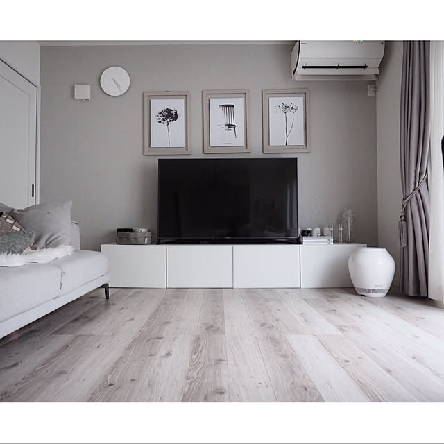Lounge,加湿器,ホワイトインテリア,白黒インテリア,IKEA,テレビボード周り,テレビ台,テレビボード,リビング,Dフロア,海外インテリアに憧れる,アクセントクロスグレー,白黒グレー,アクセントクロス,マイホーム,モノトーンインテリア,グレーインテリア,フローリング,グレー好き,一戸建て,家づくり,フレンチシック,リクシルDフロア,シンプルインテリア,ホワイトオーク Ayumiの部屋
