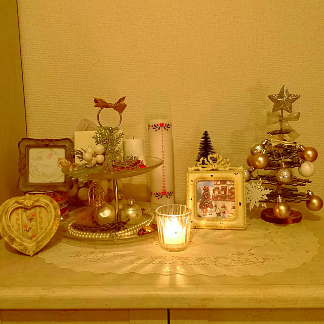 My Shelf,ガーランド,ナチュラルキッチン,光が大好き,ガーリー,クリスマスディスプレイ,エタージュラ,ホワイトクリスマス,アロマキャンドル,ニトリのキャンドルホルダー,ニトリのクリスマス,クリスマスデコレーション,クリスマス,クリスマスツリー,シルバニア暮らし,シャビーホワイト,フライングタイガー,スリーコインズ,シルバニアファミリー,キャンドル m_chinの部屋