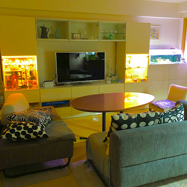 Lounge,IKEA ベストー,明かりのある暮らし,ソファ,お気に入り,北欧,アクタス,至福の時間,白がすき♡,IKEA,クッション,マンション,TVボード,壁面収納,癒しスペース,ディスプレイコーナー,ダイニングソファー,お部屋を広く見せる工夫,リビングテーブル,買ってよかったもの poohの部屋