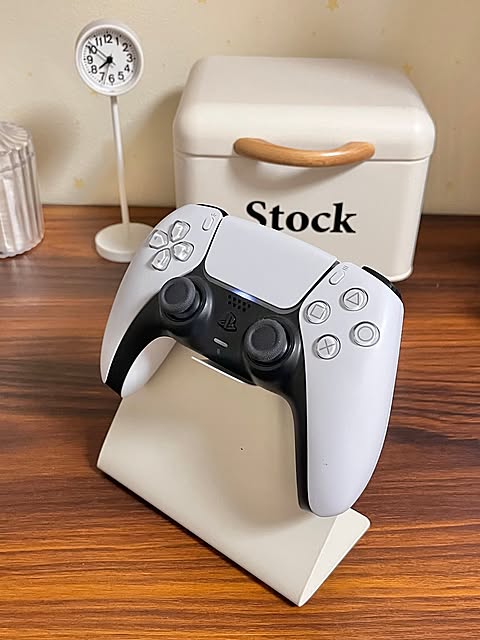 「ブックスタンドでつくる、ゲームコントローラー用スタンド」 by samanthakitchenさん