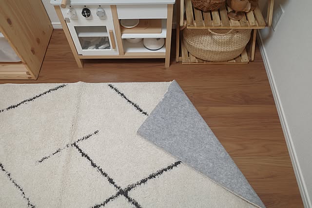 「洗濯できるから、リビングやキッズスペースでも安心して使えるラグ」 by puurinさん