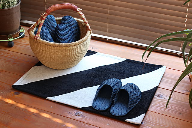 【無料サンプリング】ホッチポッチ・オリジナル「STRIPE RUG」カジュアルなストライプ柄でお部屋にアクセントが欲しいユーザーさん募集！