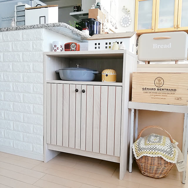 隠す収納も見せる収納もできる♪キャビネットがある暮らしの実例