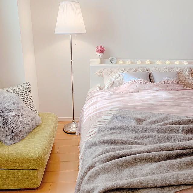 Bedroom,スタンドライト,IKEA,イケア,ニトリ,フランフラン,秋,スタンドランプ,冬支度,コットンボール,H&M HOME,夕暮れ時,野球好き,寝室 aの部屋