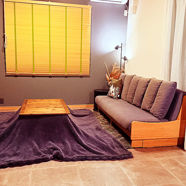 Lounge,サンゲツ壁紙,照明,ソファ,木目天井クロス Mizukiの部屋