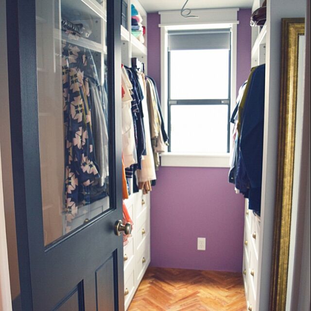 My Shelf,収納棚,IKEA,ウォークインクローゼット,ペンキ塗り壁,NYのアパートメント,窓枠ケーシング,ブログに詳細あります♪,見せる収納 mareenの部屋