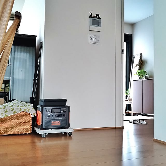 防災,ポータブル電源,無印良品,Jackery,ラタンバスケット,Lounge yukoの部屋