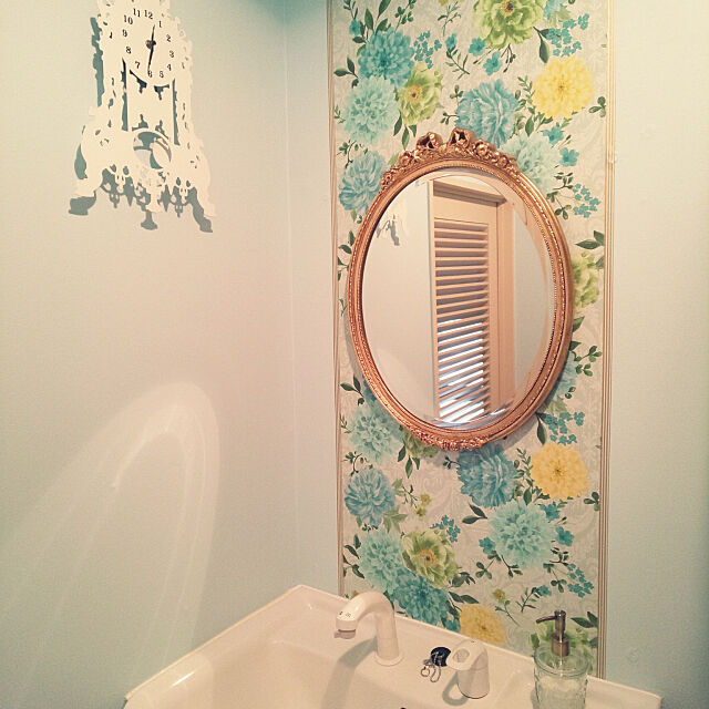 Bathroom,模様替え,リボン,水色の壁,洗面台リメイク,輸入壁紙ＤＩＹ twinkle-butterfly38の部屋