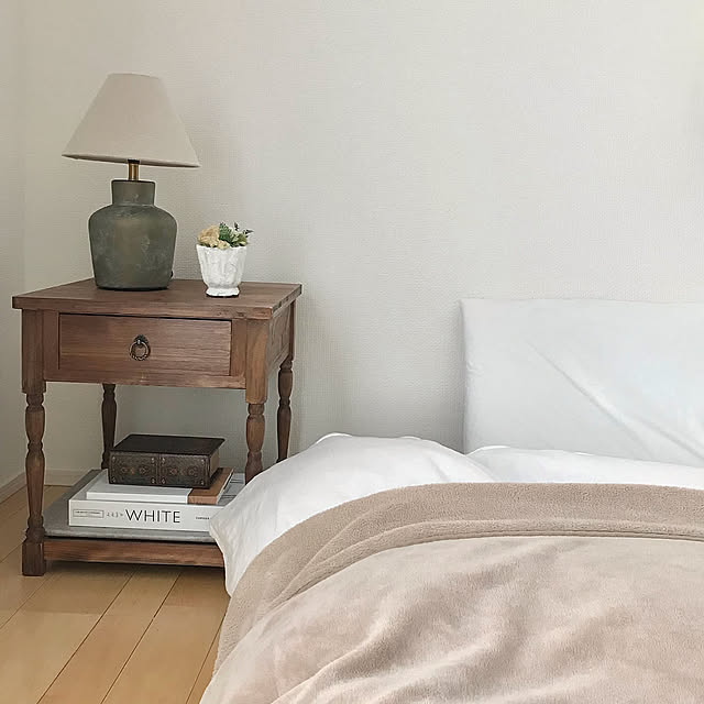 ランプ,ベッドサイドテーブル,salut!,健康,いいね&フォローありがとうございます☆,RoomClip運営チームの皆様に感謝♡,RoomClipの出逢いに感謝♡,建売住宅,ZARA HOME,海外インテリアに憧れる,Bedroom mamikoの部屋
