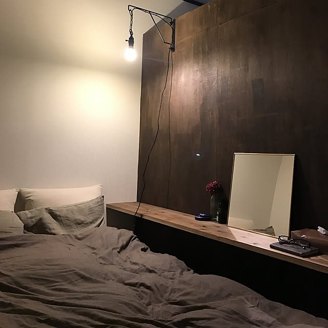 Bedroom,リノベーション,カウンター,無印良品,お化粧スペース,ドレッサー,DIY,DIY家具,シンプルナチュラル,ブラケットライト,ナチュラル,緑のある暮らし copanの部屋