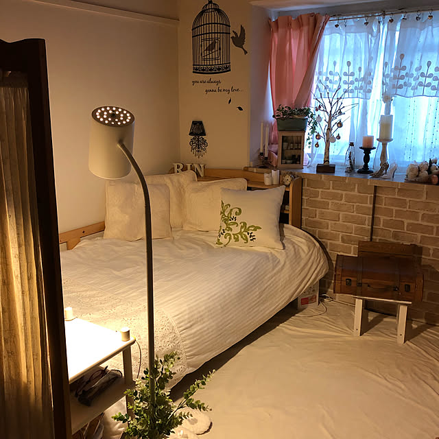 Bedroom,Salyu！の雑貨,ニトリウォールステッカー,カインズホームクッションカバー,3coinsクッションカバー,カインズホーム布団カバー,３coins,団地暮らし,団地,フェイクグリーン,ニトリ照明,ニトリ rinの部屋