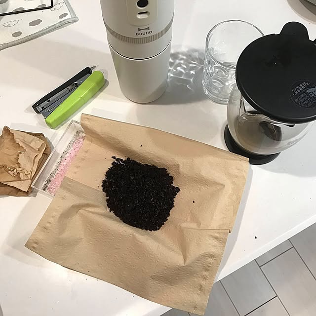香りと暮らす,脱臭,コーヒーかす,消臭,再利用,コーヒーミル,コーヒーサーバー,ゴミ箱消臭,ニオイ対策,暮らしの工夫,Kitchen mi-saの部屋