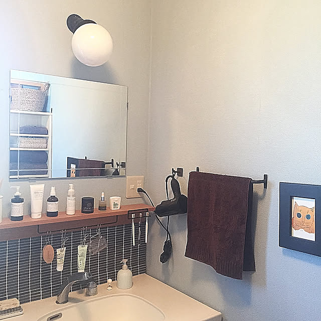 Bathroom,吊り下げ収納,Warhol,toolbox,IKEAの鏡,タイルシート,アイアンバー,無印良品,壁に付けられる家具,MARKS＆WEB,洗面所DIY,壁紙屋本舗 kamiの部屋