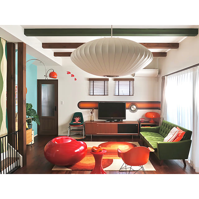 Lounge,ソファ,ミッドセンチュリー,カリモク60,バブルランプ,ミッドセンチュリーモダン,スペースエイジデザイン,tamtampop,イームズ,レトロポップ,アルテミデ NK67の部屋