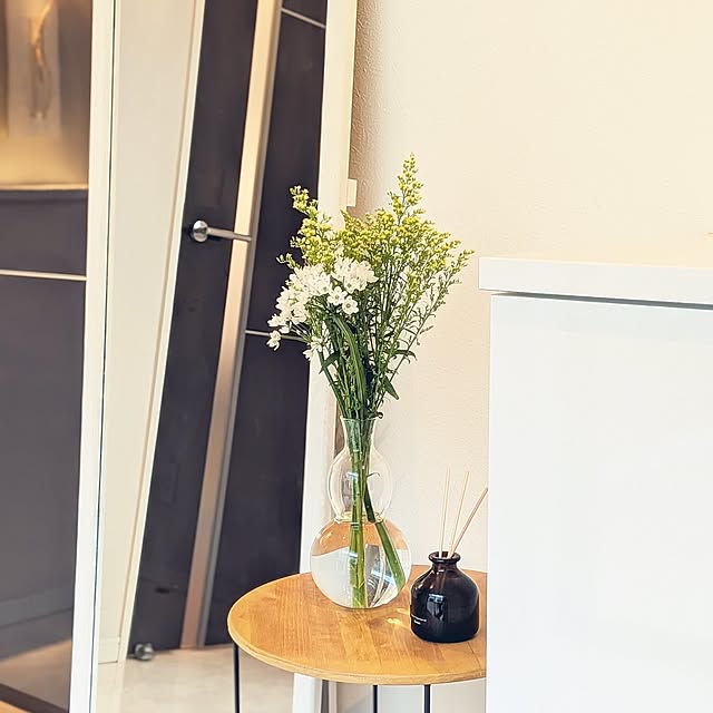 Entrance,花のある暮らし,蕾がいっぱい,フラワーベース ガラス,フラワーベース,フラワーベース スリコ,和風の花瓶,玄関,玄関ディスプレイ,切り戻したお花,長持ちしてます kumijiの部屋