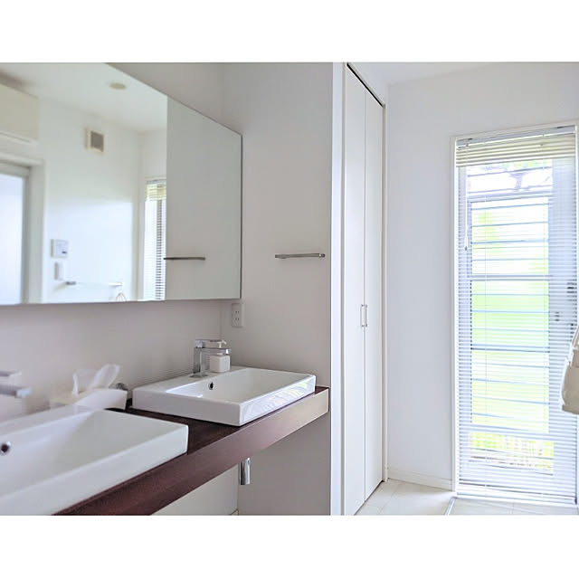 Bathroom,シンプルモダン,ホテルライク,洗面所,洗面台,洗面スペース,2ボウル洗面,2ボウル,advan,アドヴァン,洗面所 収納,ランドリールーム,鏡,造作洗面台,ジョリパット,刷毛引き仕上げ gooskaの部屋