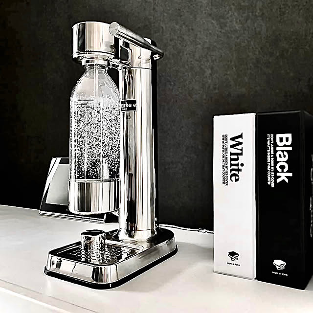 Kitchen,環境保護,炭酸水,ソーダマシーン,北欧デザイン,見せる家電,スチールシルバー,アールケ,aarke CarbonatorⅢ,aarke,炭酸水メーカー,デザイン家電,ステンレススチール,サステナブルな暮らし kazehaの部屋