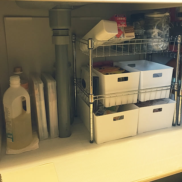Kitchen,モノトーン,賃貸でも楽しく♪,一人暮らし,100均,セリア,ダイソー,キッチン収納,シンク下収納,いいね&フォローありがとうございます☆,保存される方いいね♡もらうと嬉しいです arsの部屋
