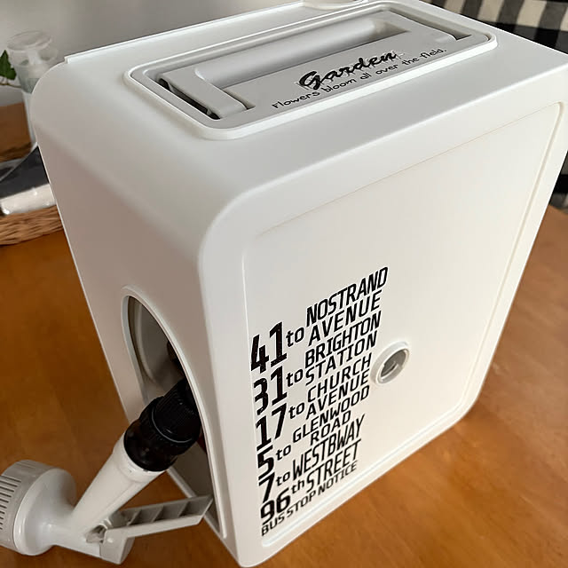 貼るだけでDIYのクオリティがアップ！セリアの転写シール活用アイディア
