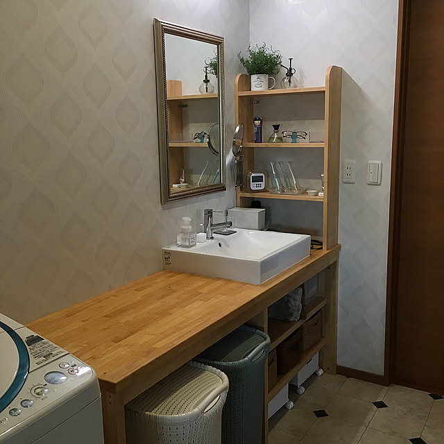 お気に入り,リクシル洗面器,2019.10.15☀️,クッションフロア,サンゲツ壁紙,手作り洗面台,洗面スペース,日本家屋,主人が建てたお家,大工の家,見て頂き感謝です♪,Bathroom leonの部屋