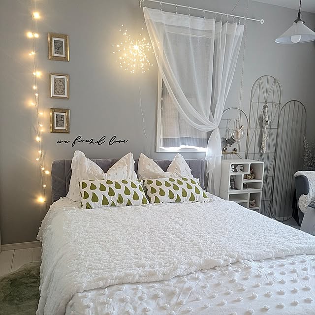 Bedroom,ふかふかで気持ちいい,ホワホワ,ふわふわ,ぬくぬく,お気に入り,ハンドメイド,指編み,編み編み,暮らしを楽しむ,季節を楽しむ,インテリアを楽しむ,好きなものに囲まれて暮らす fumitanの部屋