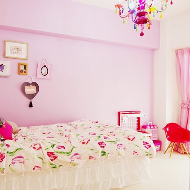 Bedroom,シャンデリア,IKEA,IKEA　,女の子子供部屋,イームズチェア,イームズチェアリプロダクト,ペイント,ピンク tokiccoの部屋